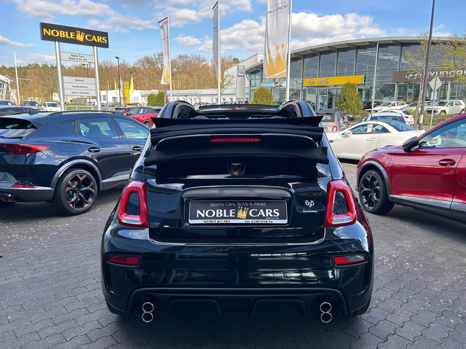 Fahrzeugabbildung Abarth 695C Cabrio Aut. LEDER CARPLAY PDC ALU