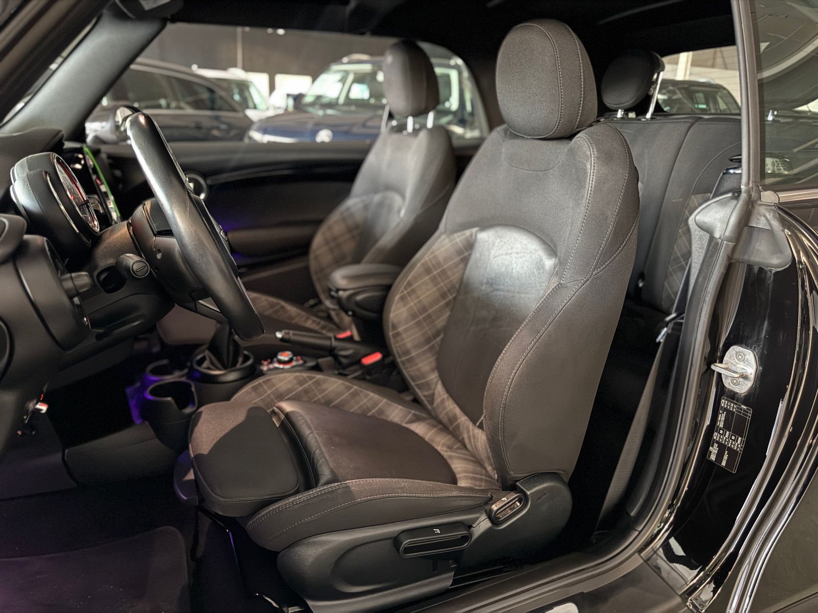 Fahrzeugabbildung MINI Cooper S Cabrio NAVI PROF LED LEDER ASSISTENZ+