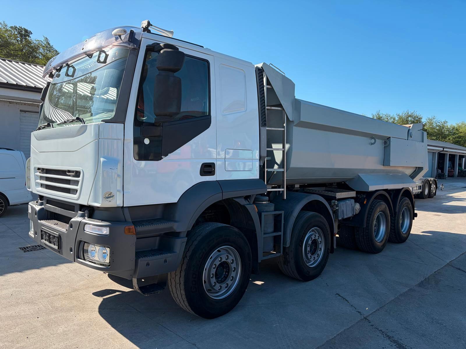 Iveco TRAKKER AD41T45 NEU MOTOR HYDRAULIC KLAPE