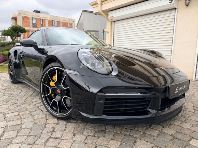 PORSCHE 992 Turbo S Coupé MATRIX°PANO°360°18WEGE°CERAMIC