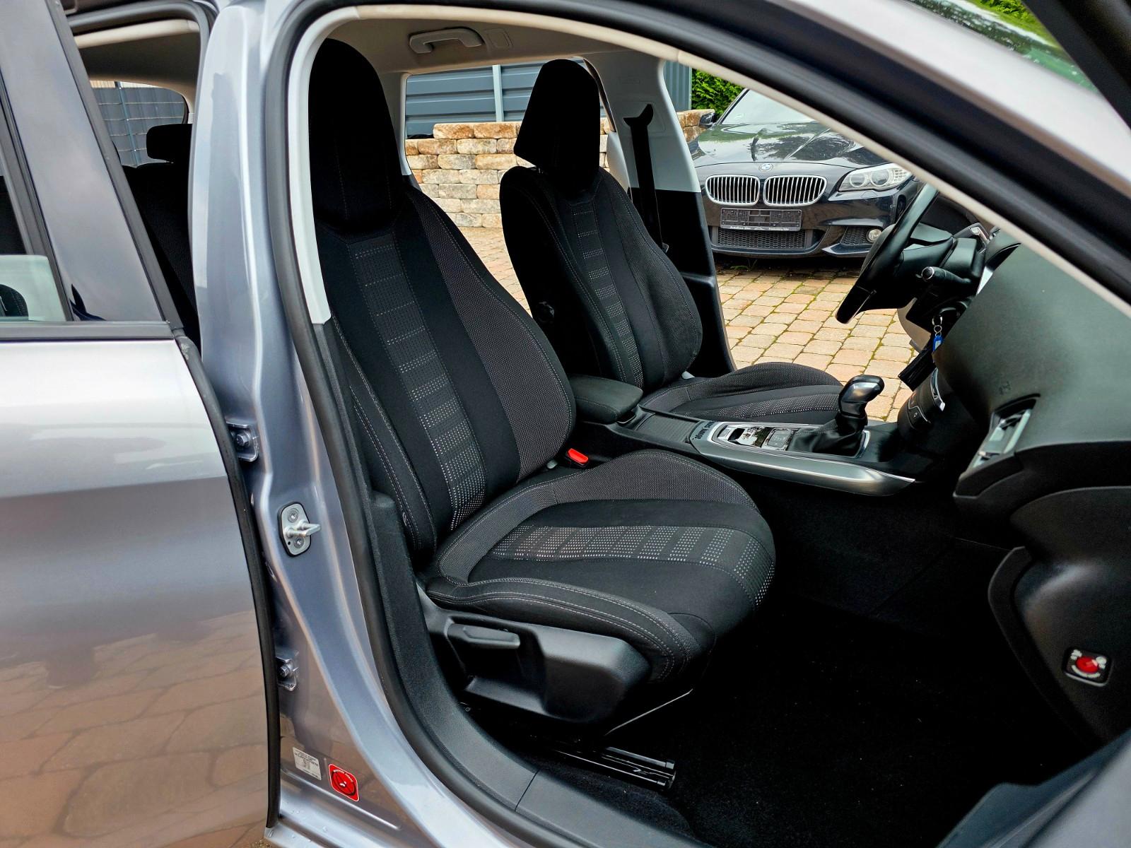 Peugeot 308 2015 — photo 19