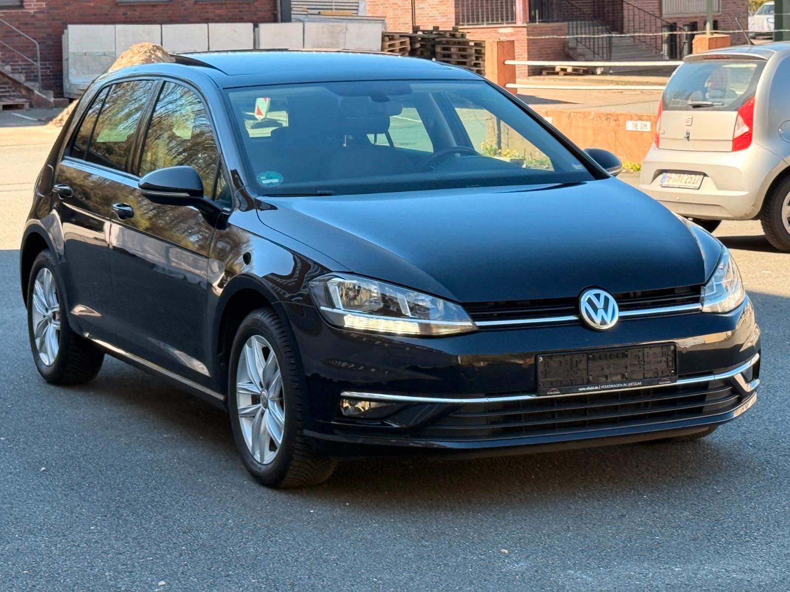Volkswagen Golf VII 1.5 TSI PANO/KEYLESS/NAVI/TEMPOMAT