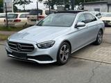 Mercedes-Benz E 220 d Avantgarde*Navi*PDC*Kam*Ambiente*Pano*