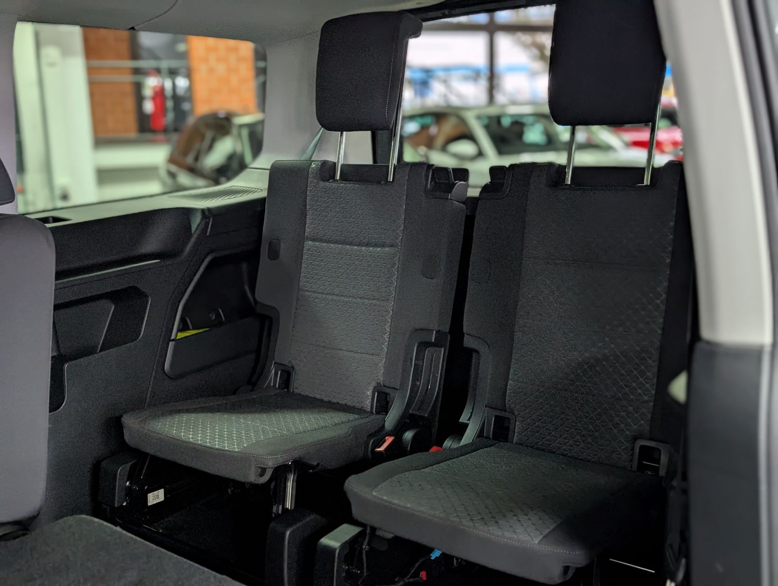 Fahrzeugabbildung Ford Grand Tourneo L2 Titanium 7-Sitze Bi-LED CAM AHK