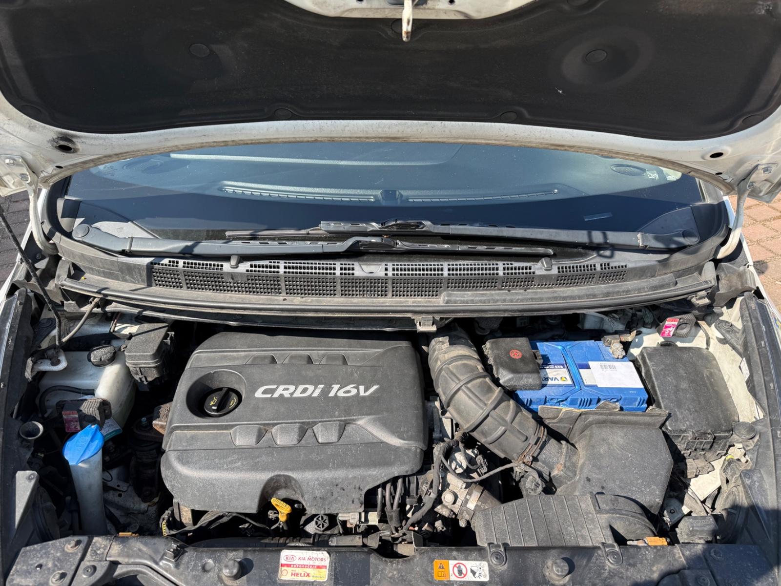 Kia Carens 2014 — photo 9