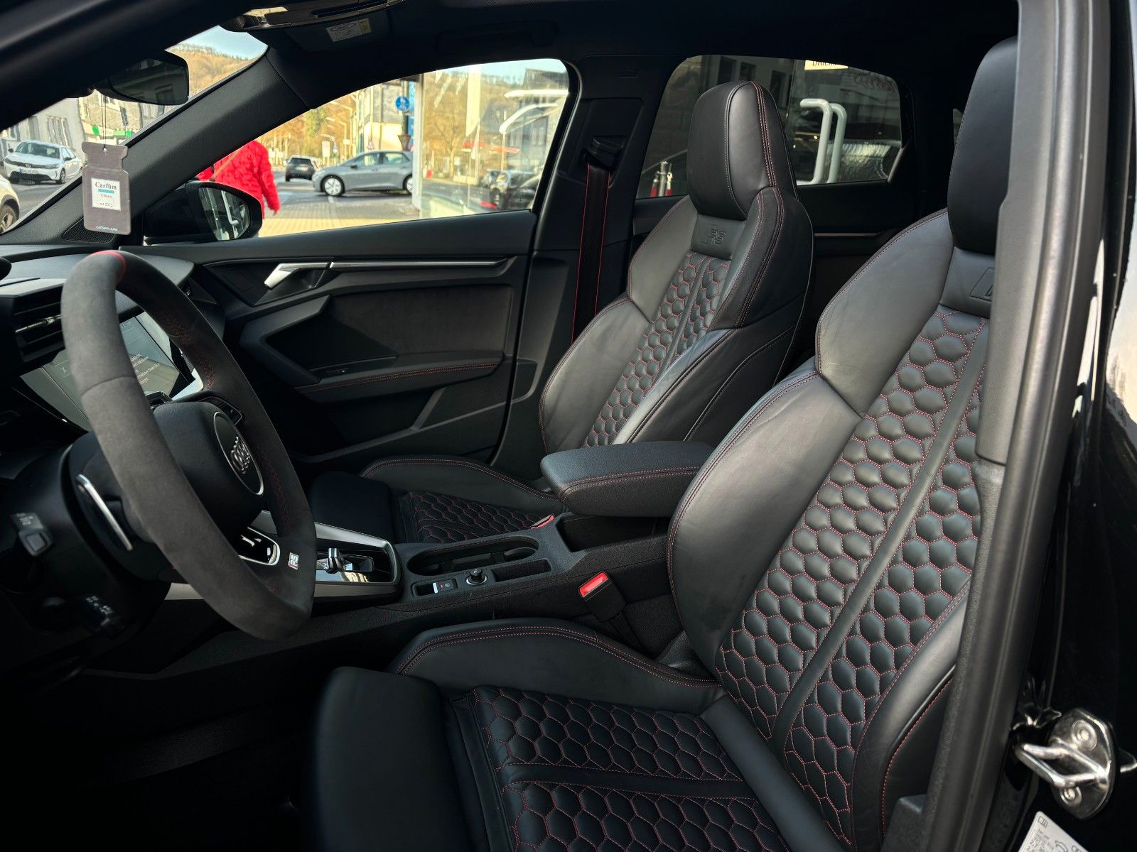 Fahrzeugabbildung Audi RS3 Lim. *Panorama*RS-Sitze*Carplay*SportAuspuff