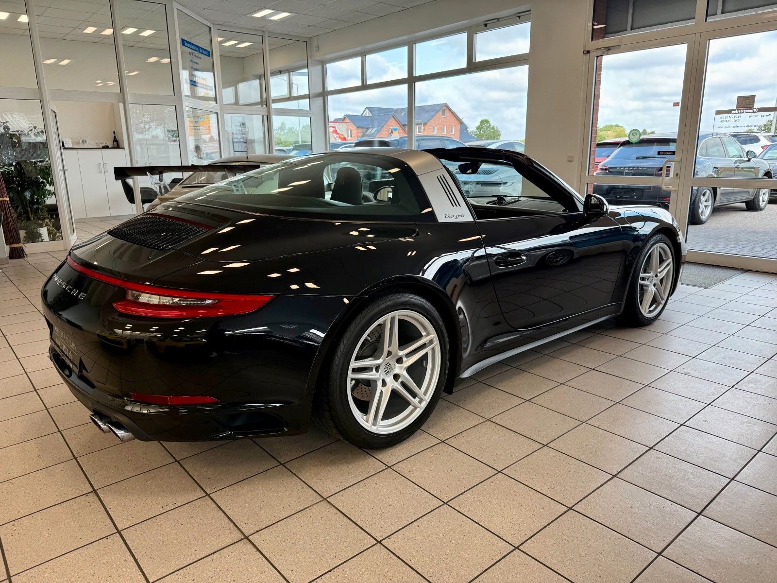 Fahrzeugabbildung Porsche 911 991 Targa 4 PDK SportChrono/BOSE/Kamera/DAB