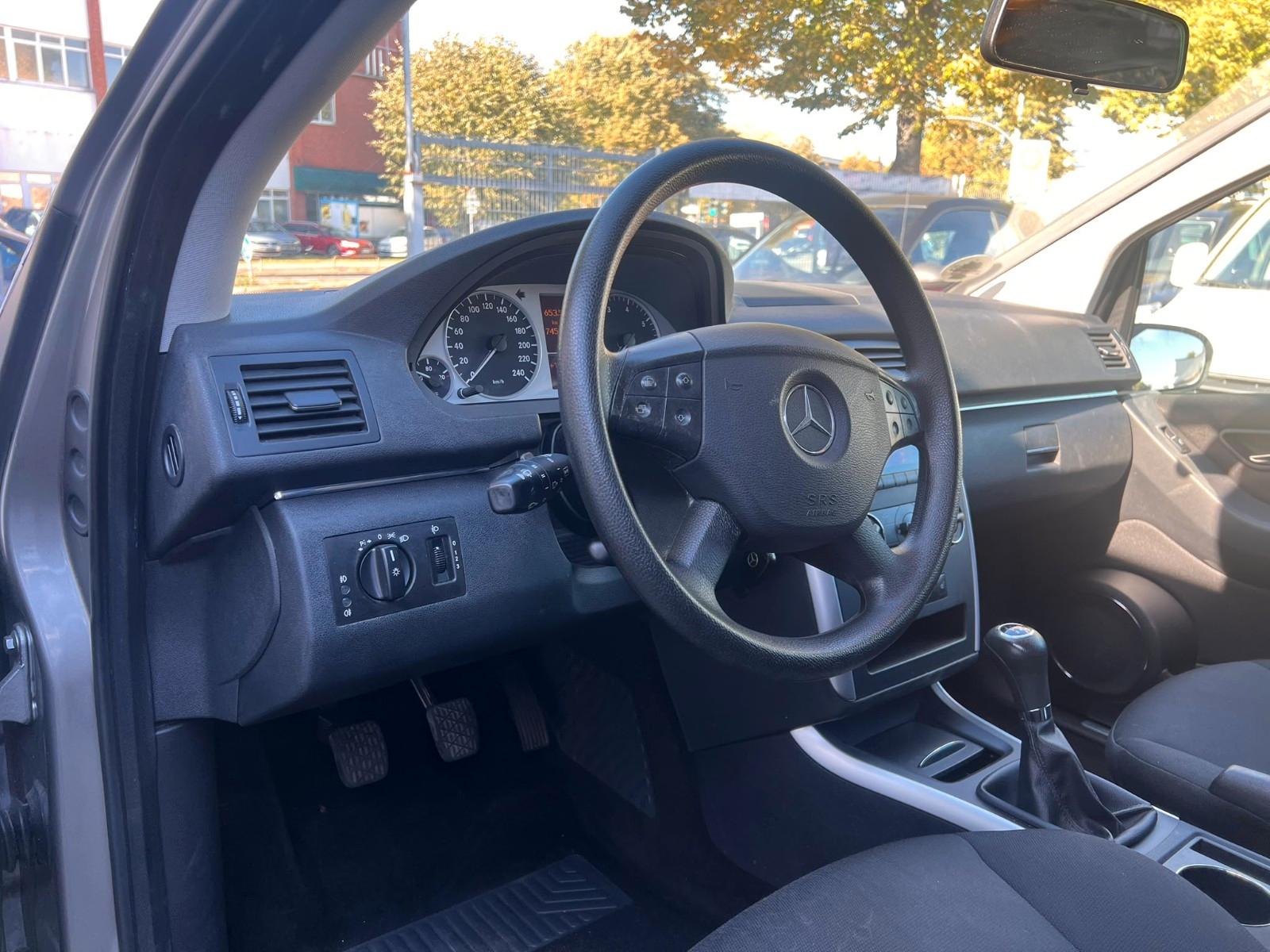 Mercedes-Benz B170 2005 — photo 13