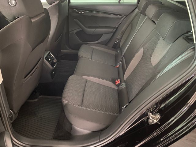 Octavia Combi Ambition 1.5 eTSI DSG NAVI+AHK+SHZ
