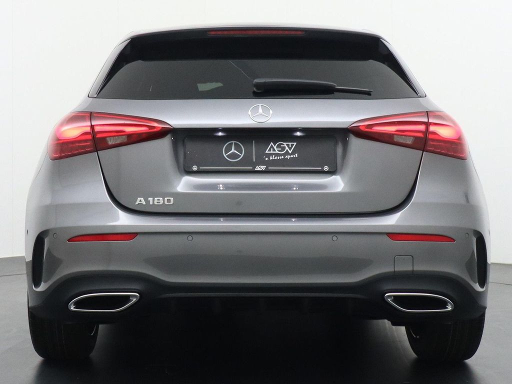 Mercedes-Benz A 180 Star Edition AMG Line | Voorstoelen Verwar