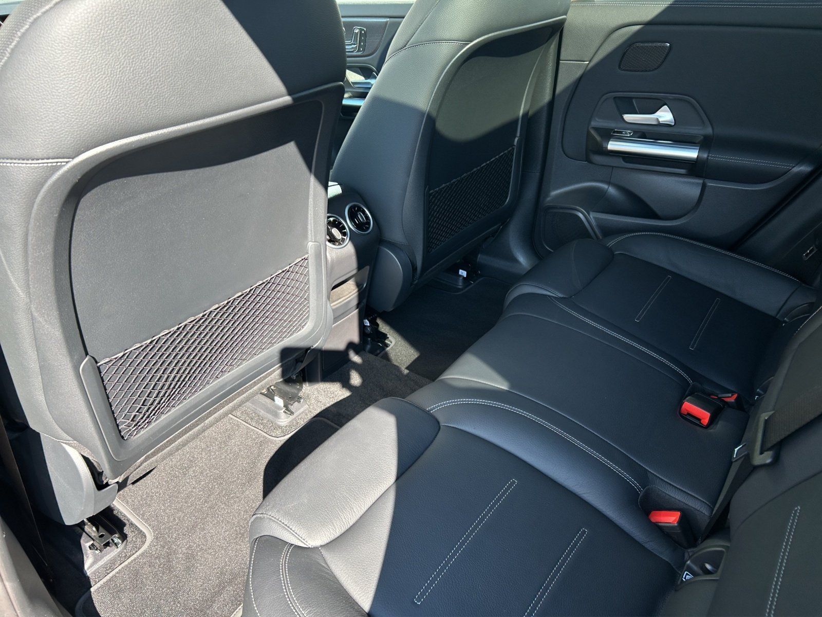 Fahrzeugabbildung Mercedes-Benz EQA250 AMG Advanc+ AHK Pano Memo KeyGo Sitzklima