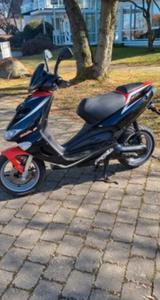 Aprilia SR50 minarelli LC Roller  - APRILIA SR 50 LC