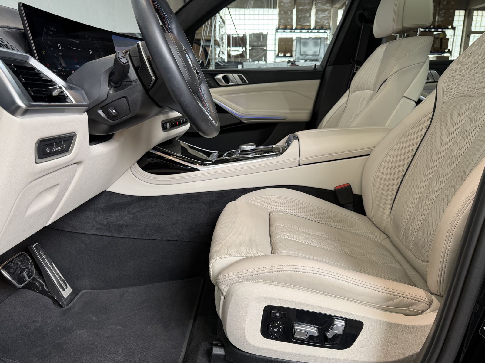 Fahrzeugeinzelansicht 11 Fahrzeugabbildung BMW X7 M60i |Sitzbelüftung |AHK |Panorama Glasdach