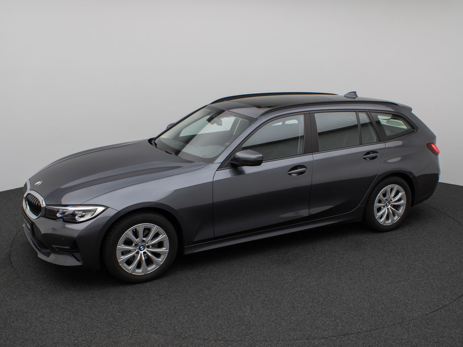 Fahrzeugabbildung BMW 320i Panorama DAB CockPitPr DrivAssist PDC Alarm
