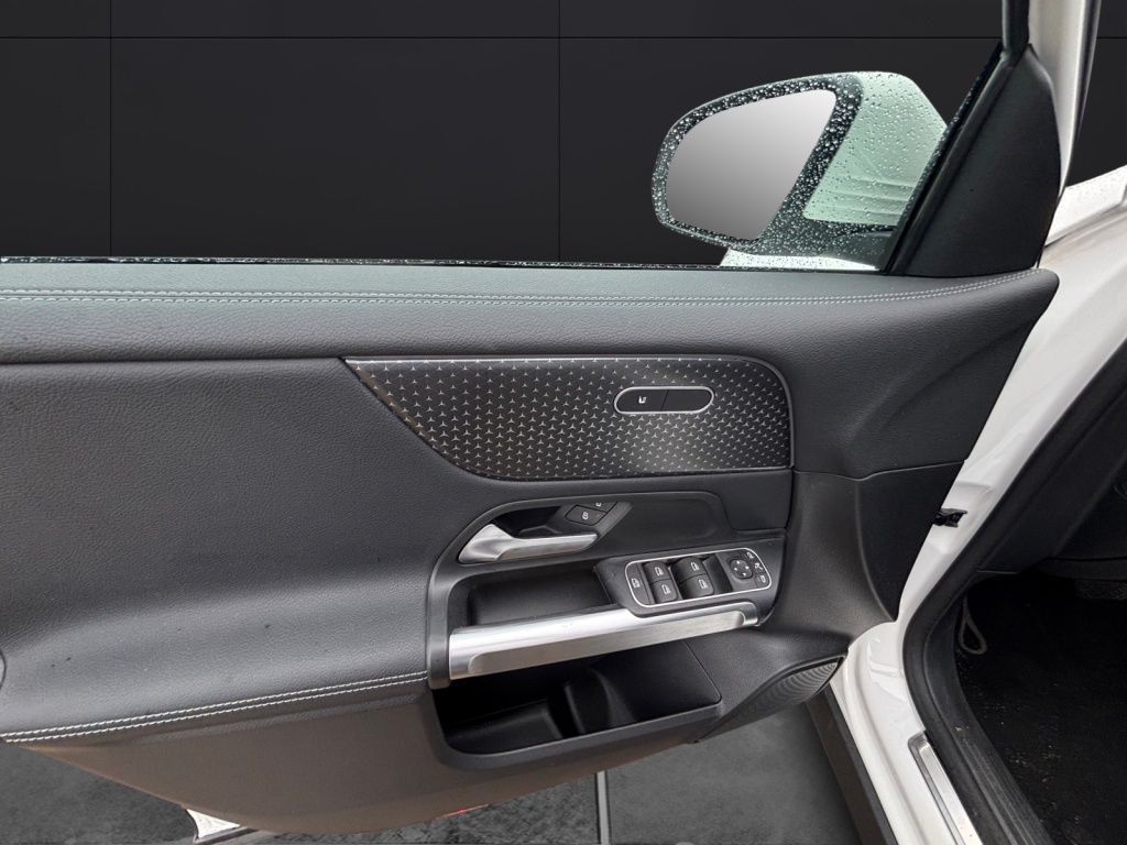 Mercedes-Benz EQB 250 Progressive Distronic foto 9