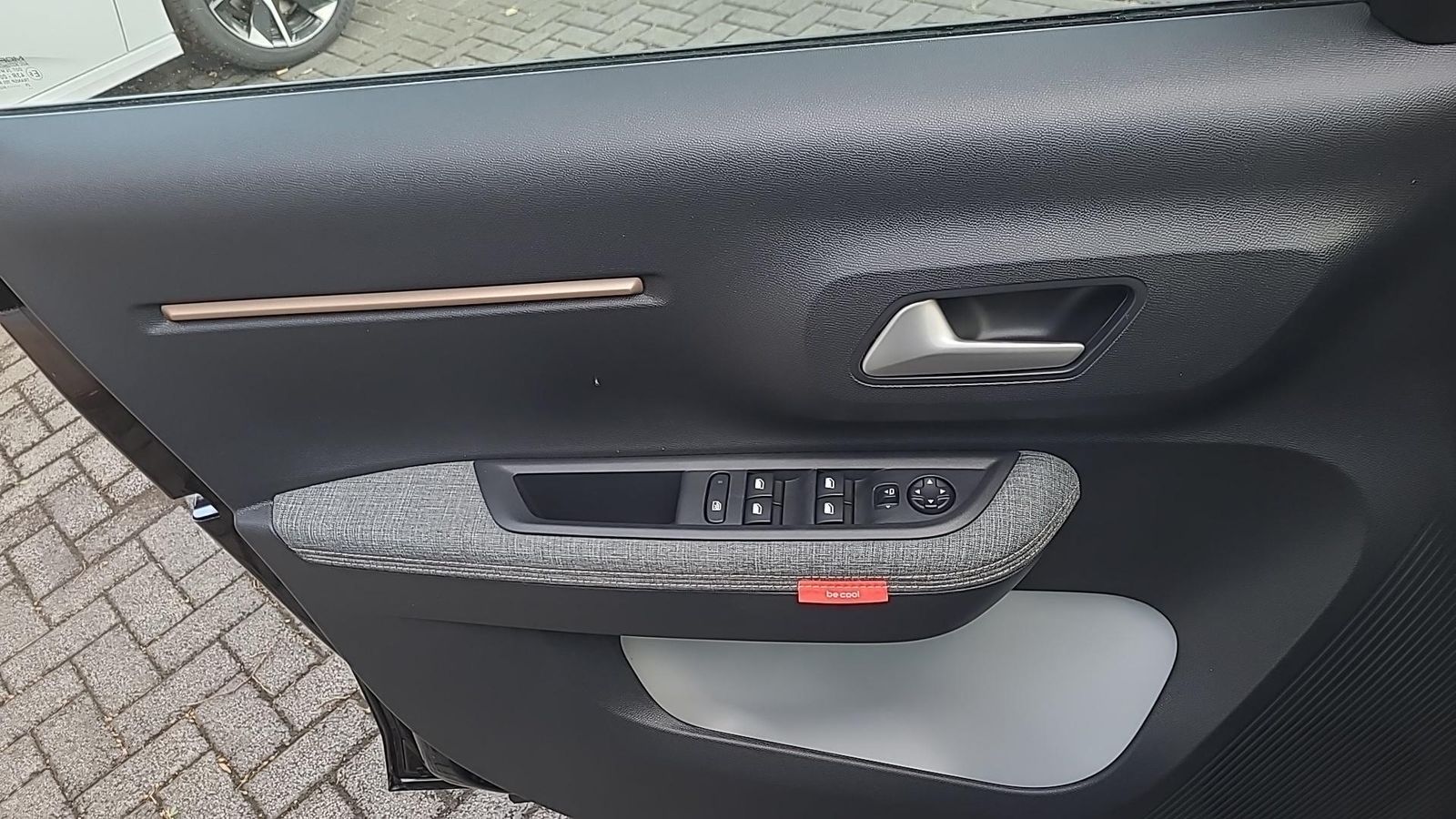 Fahrzeugabbildung Citroën C3 Aircross Plus 100 PS MT