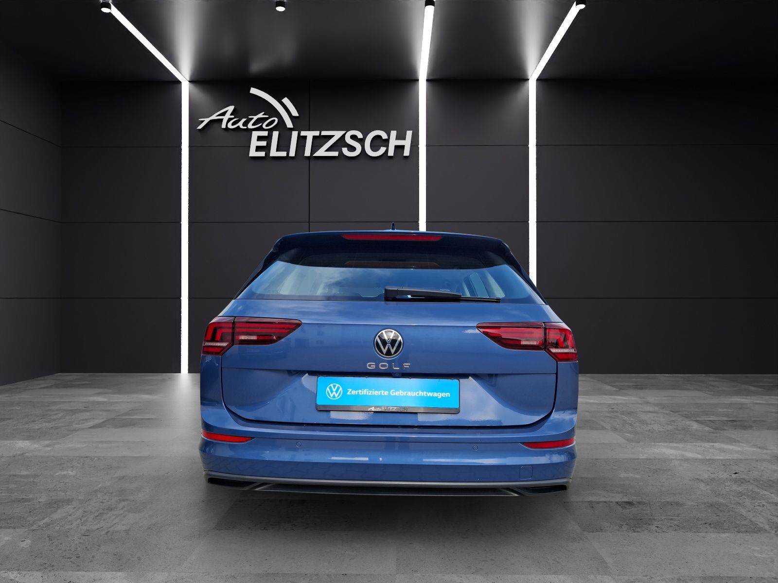 Fahrzeugabbildung Volkswagen Golf VIII Variant TSI Life Standhzg. LED Navi AI