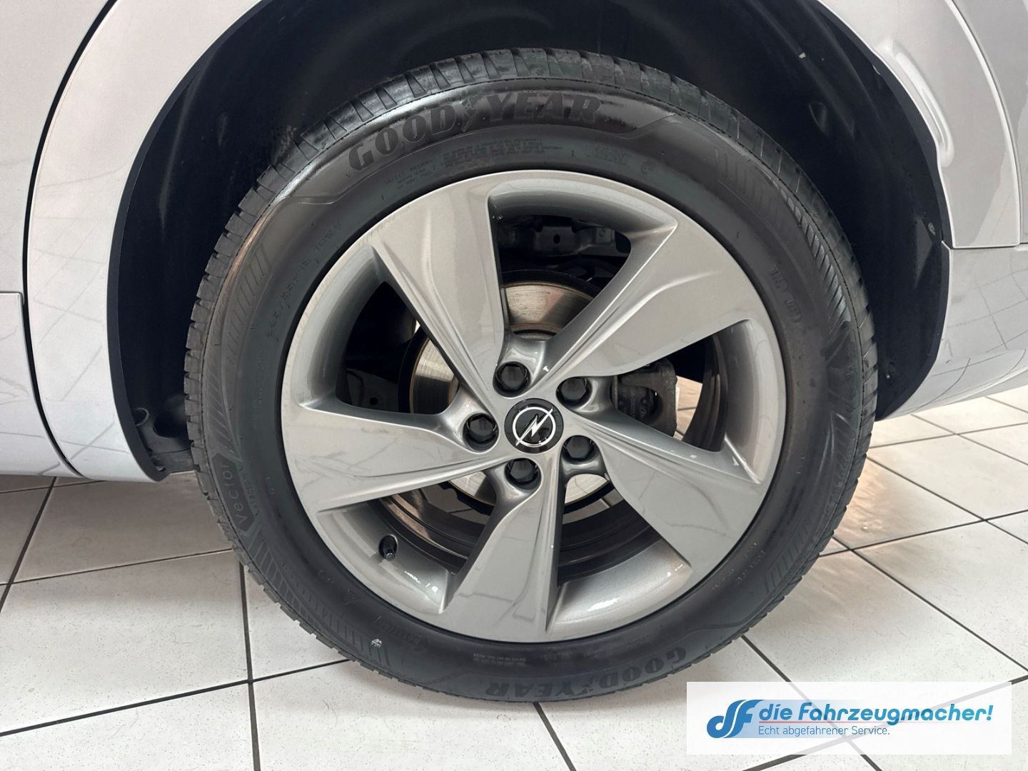 Fahrzeugabbildung Opel Grandland Ultimate 1.5 DNavi Leder Kamera Klimas