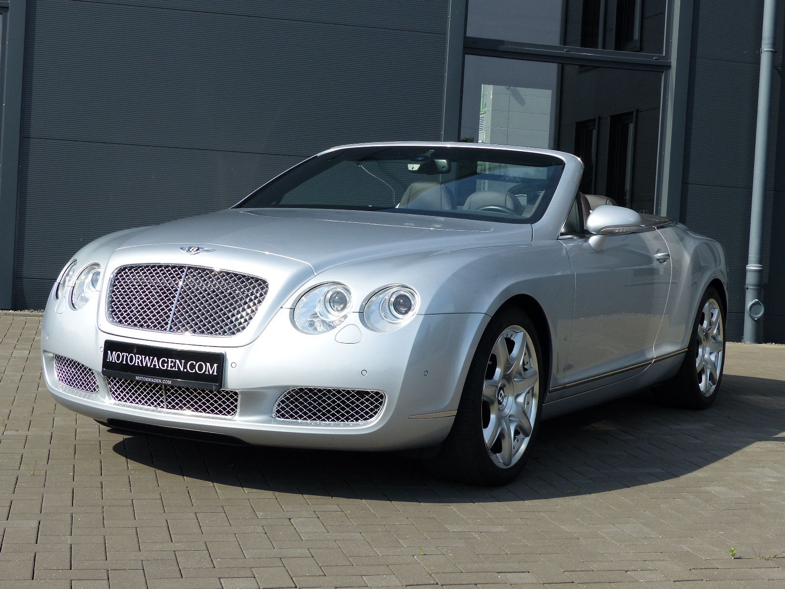 Fahrzeugabbildung Bentley Continental GTC W 12 Mulliner