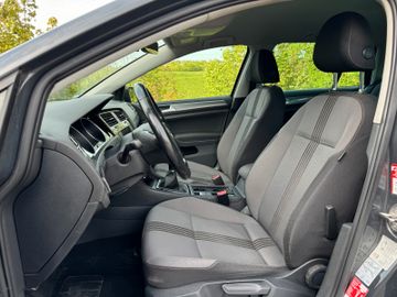 Volkswagen Golf - 11