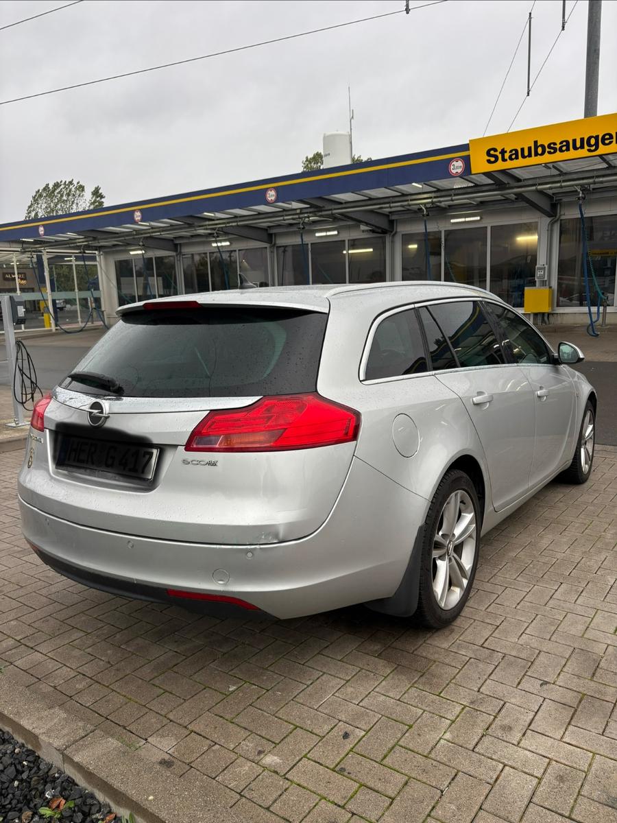 Opel Insignia 2011 — interior