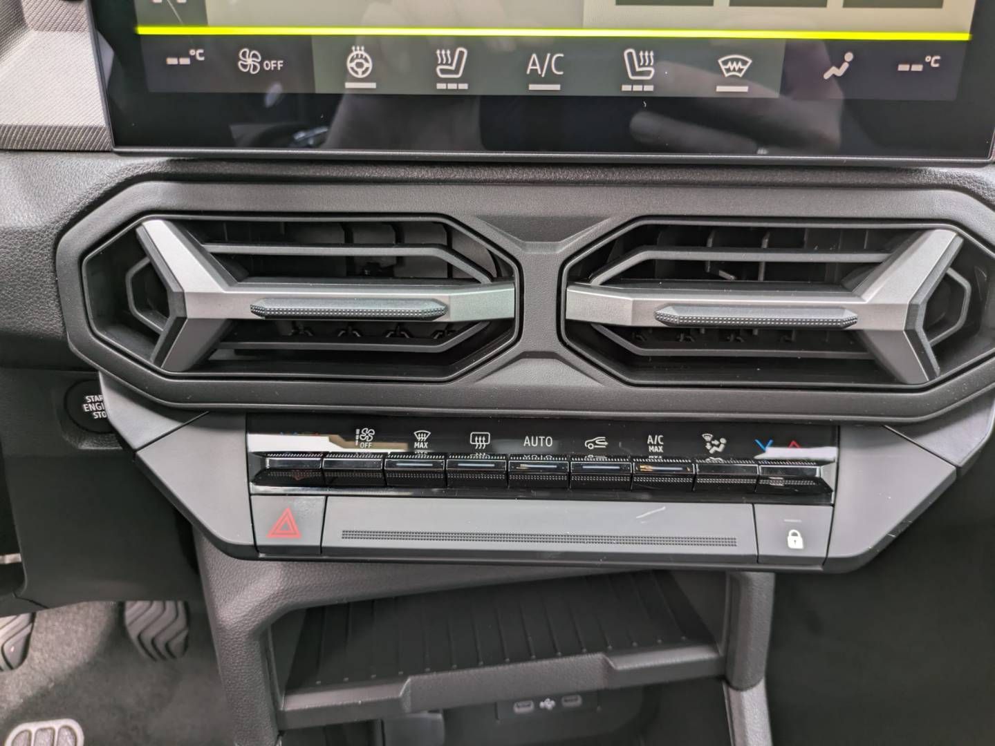 Fahrzeugabbildung Dacia Bigster Journey TCe 140