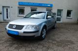 Volkswagen Passat Variant Basis*Navi*Kamera*Klima*AHK* - Volkswagen Passat Variant aus 2002