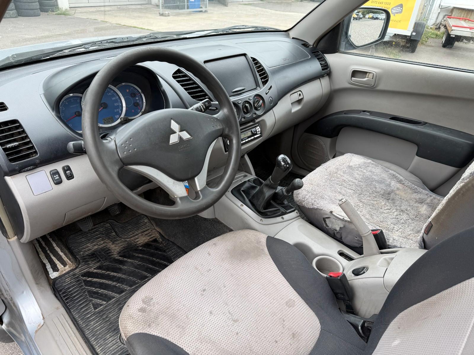 Mitsubishi L200 2.5D Invite ClubCab 4WD AHK Klima Tüv 08.27