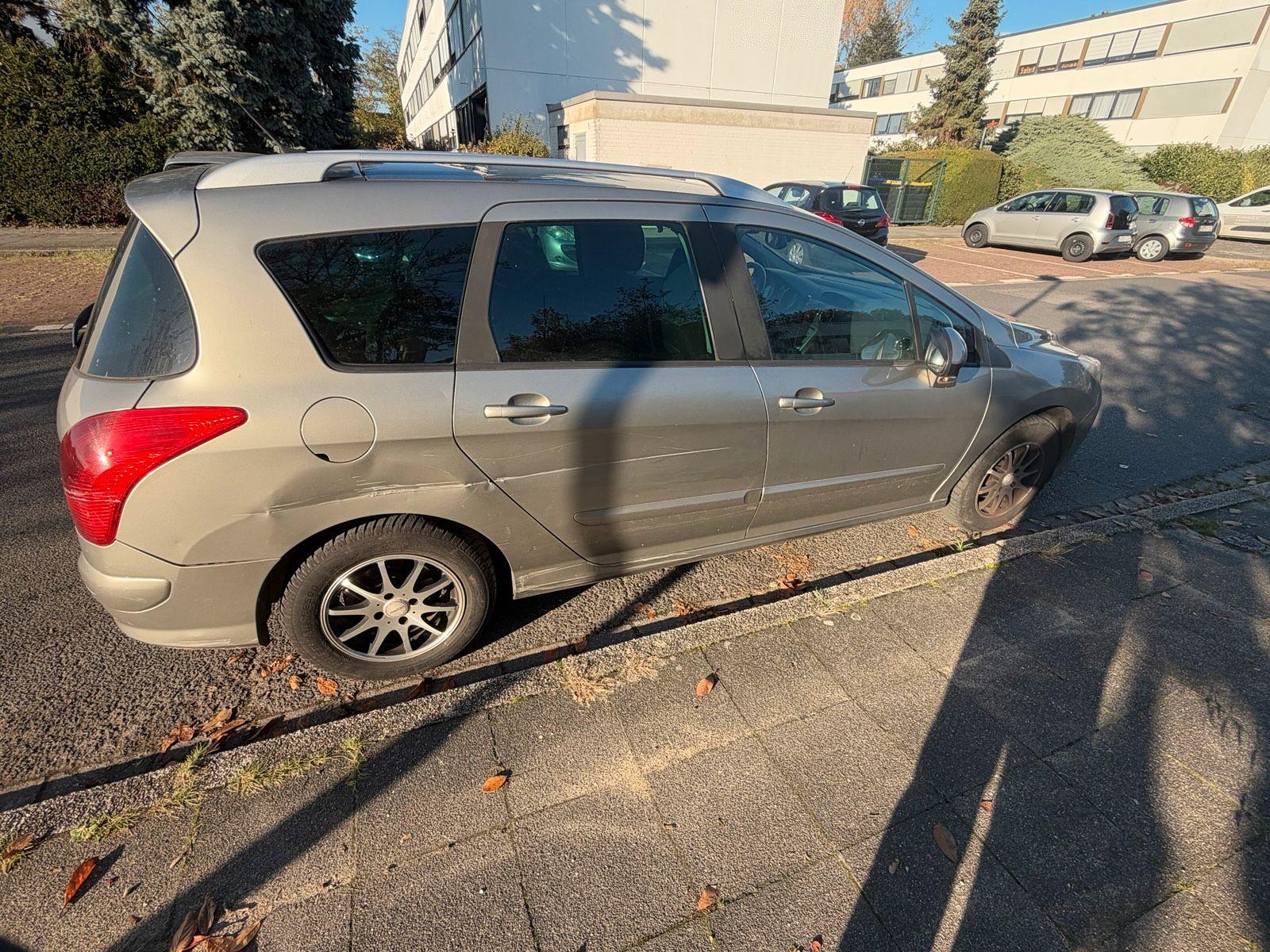 Peugeot 207 2011 — engine 111 HP (82kW)