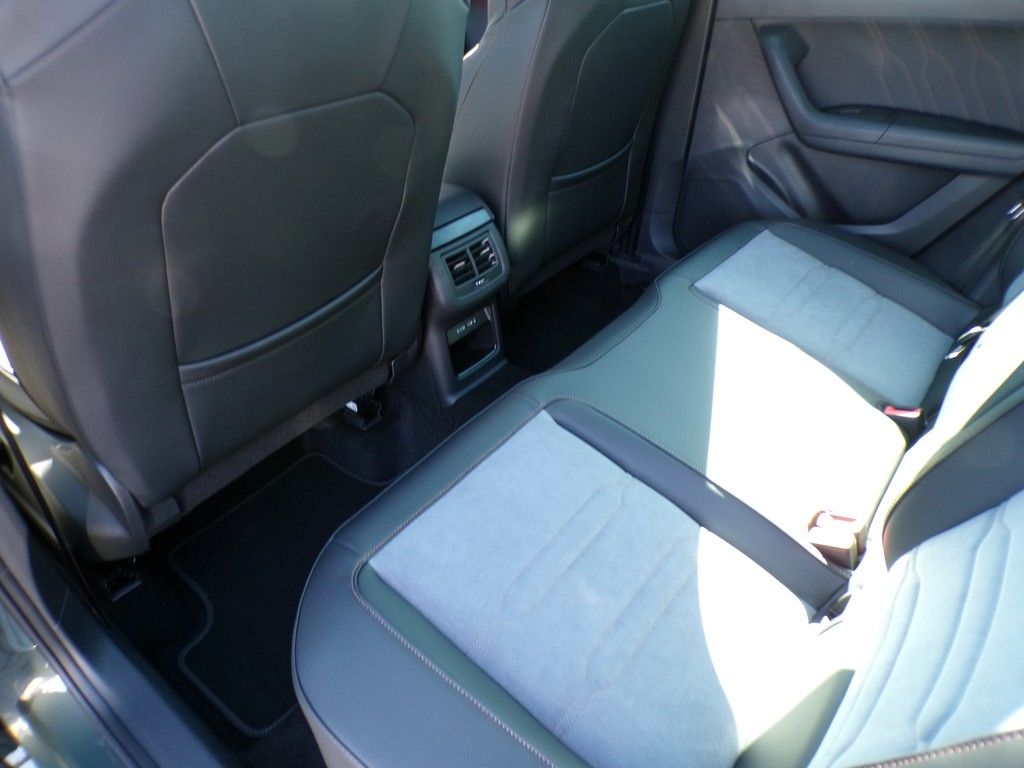 Fahrzeugabbildung CUPRA Ateca 1.5 TSI DSG Tribe Edition*AHK*Pano*DSG*