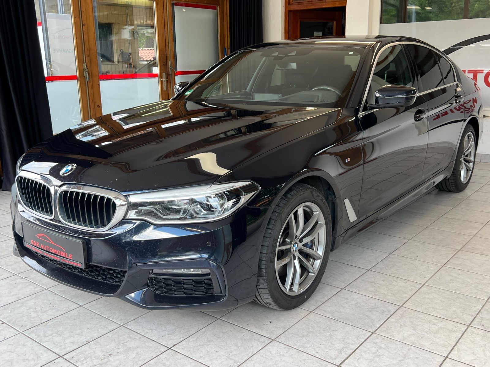 BMW 530 d xDrive M Sport |HUD|LED|R-CAM|LEDER|TEMPO| imagem 2