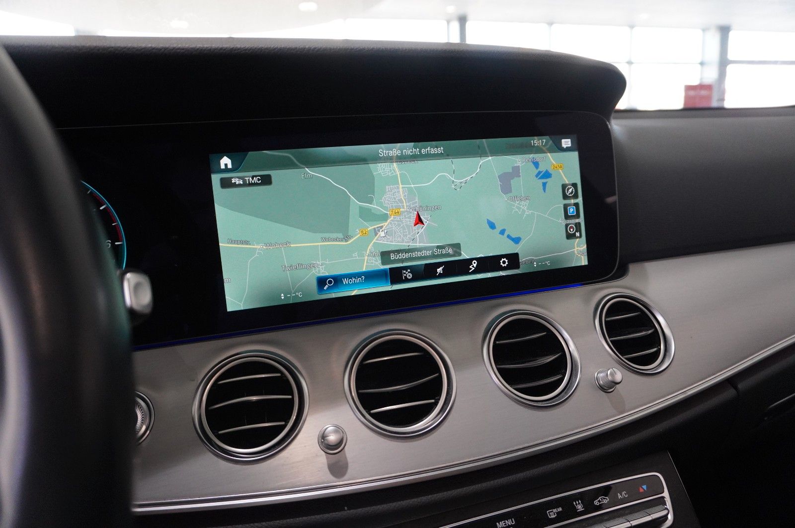 Fahrzeugabbildung Mercedes-Benz E 300E LIM. AVANTGARDE NAVI/LED/KAMERA/PANO./AHK