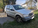 Mercedes-Benz ML 320 - sehr gut gepflegt und wenig Kilometer  - Mercedes-Benz ML 320 mit Benzin-Antrieb