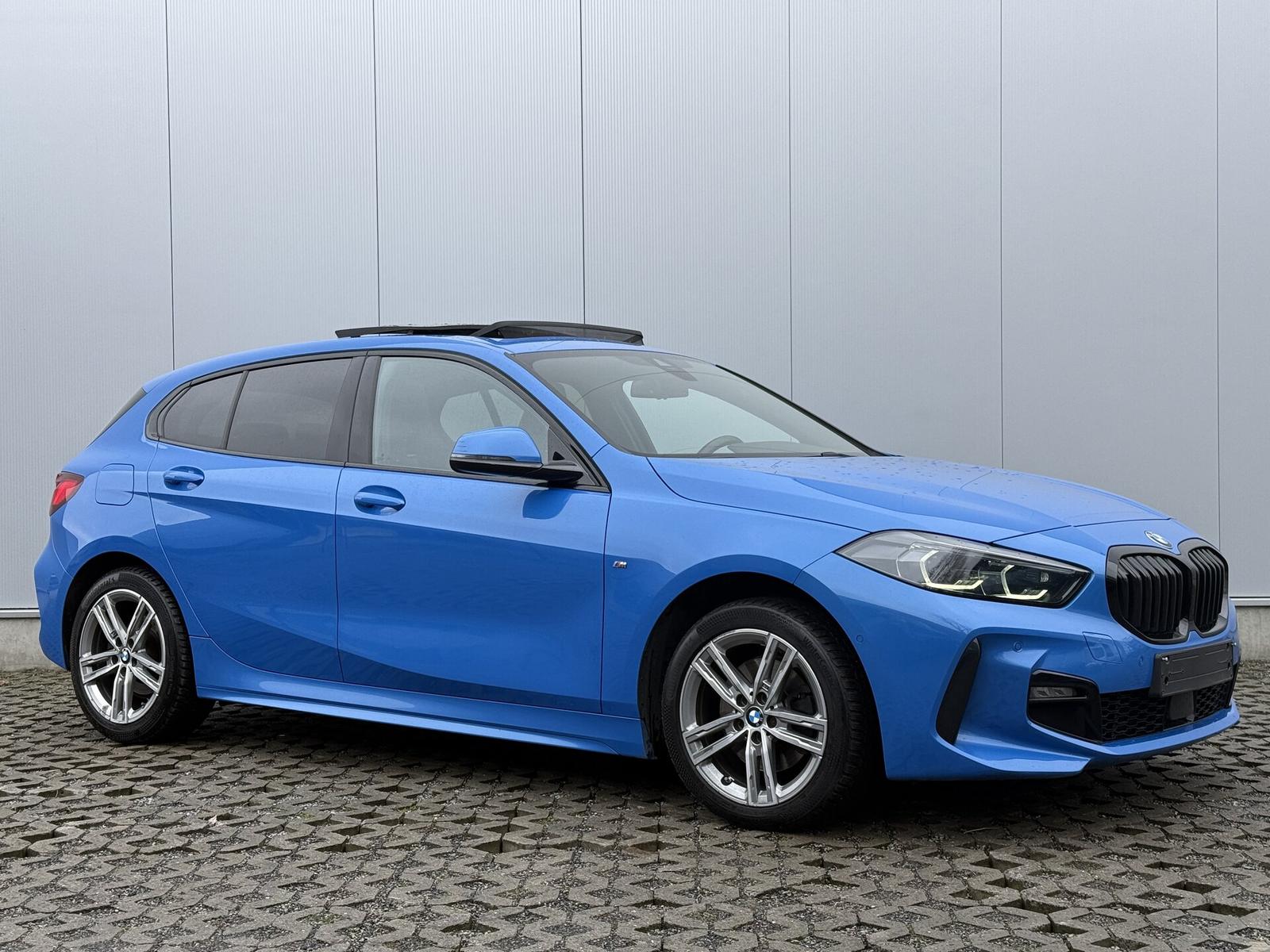BMW 118 i M Sport SHADOW PANO HEAT MEMORY 17", миниатюра 2