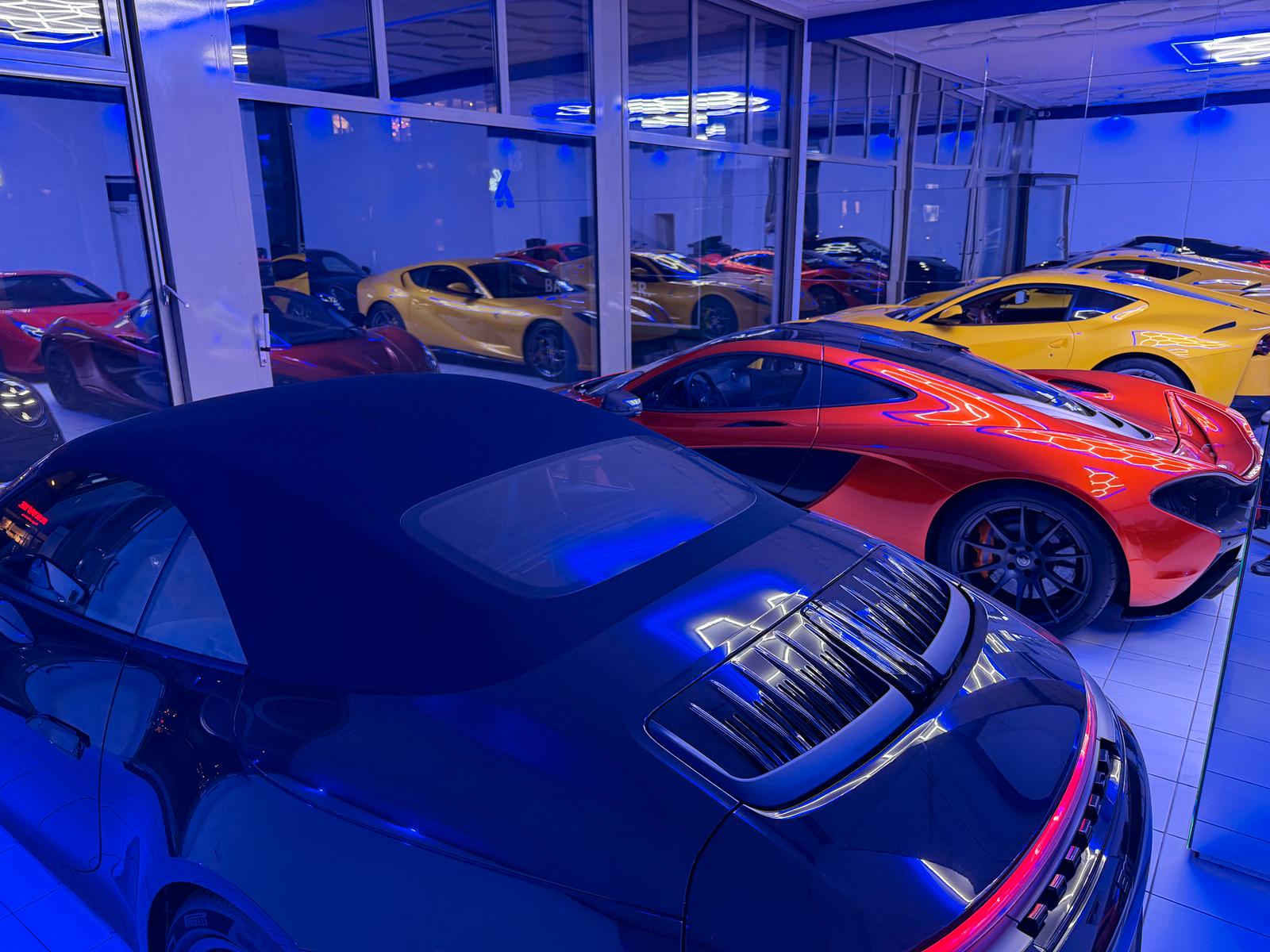 showroom-image-bottom