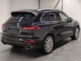 Porsche Cayenne Pano/Leder/AHK/20-LM/Luft/BOSE/ACC/Kam - Porsche Gebrauchtwagen in Magdeburg