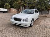 Mercedes-Benz E 220 CDI CLASSIC Classic - Mercedes-Benz E 220 aus 2000