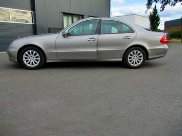 Mercedes E 200 - 11