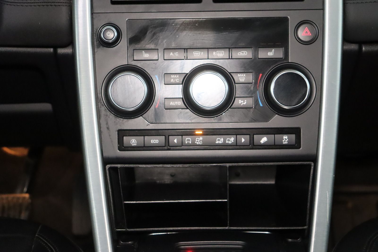 Fahrzeugabbildung Land Rover Discovery Sport 2.0 TD4 SE AWD