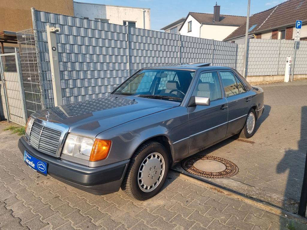 Mercedes-Benz 260