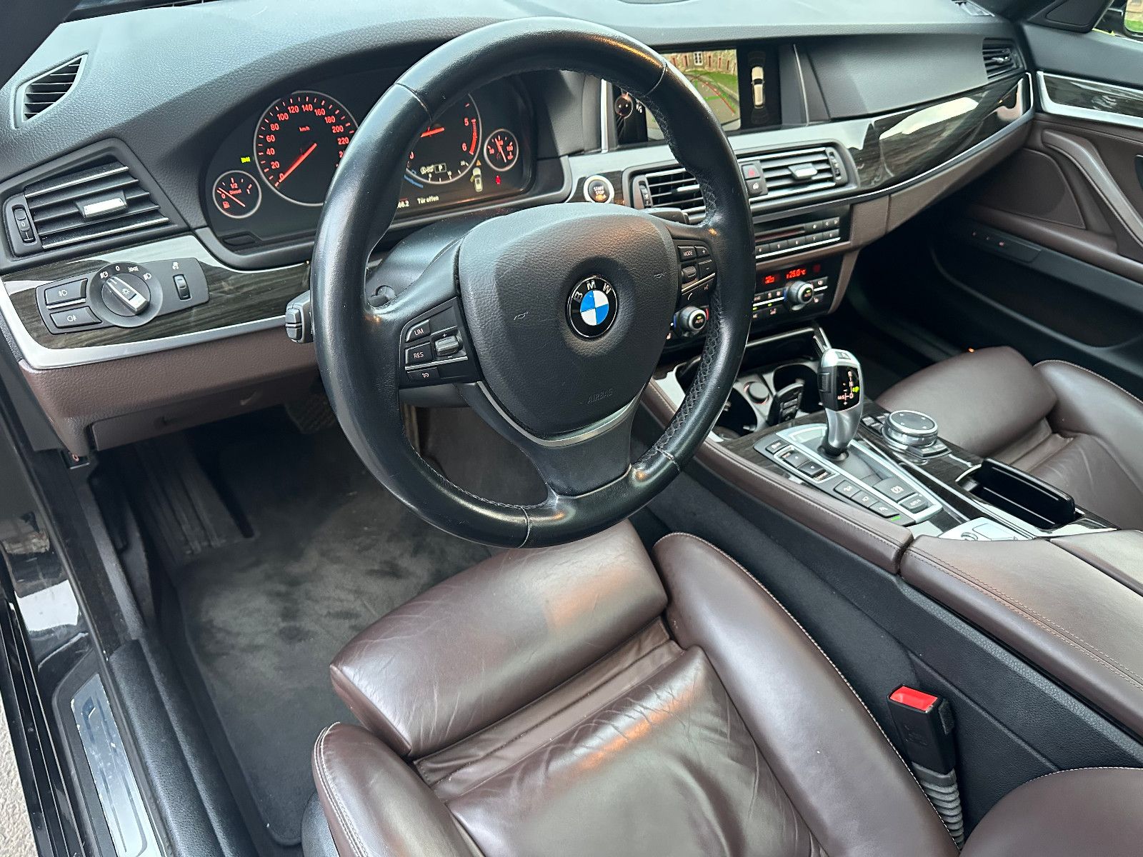 Fahrzeugabbildung BMW 530d xDRIVE TOURING LUXURY LINE*MOD.2015+PANO.*