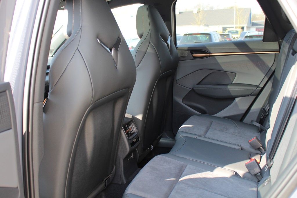 Fahrzeugabbildung CUPRA Terramar VZ 2.0 TSI DSG 4Drive
