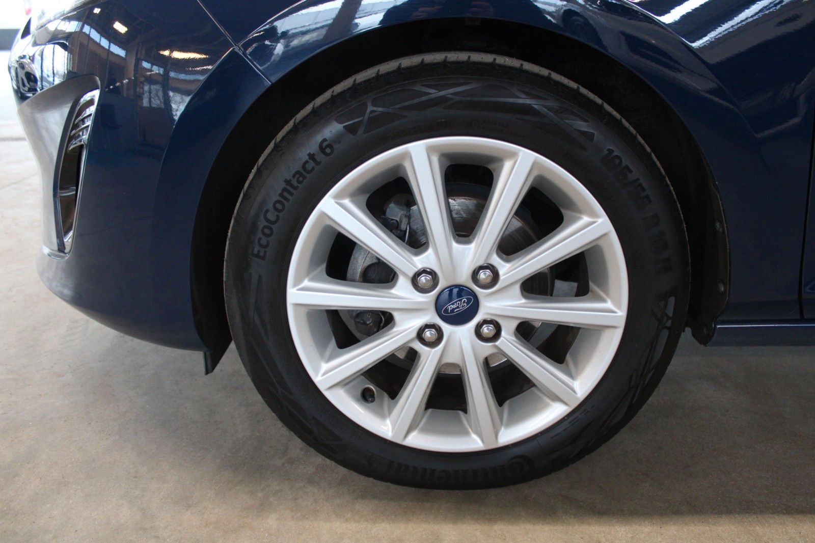 Fahrzeugabbildung Ford Fiesta Titanium 5-trg KLIMA WinterPaket