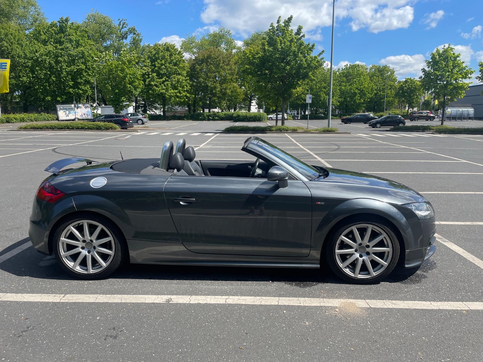 Audi TT Roadster 2.0 TFSI S tronic -