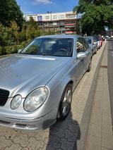 Mercedes-Benz Mercedes E 500 Lauft auf Benzin / Gas    7... - Mercedes-Benz E 500 in Köln