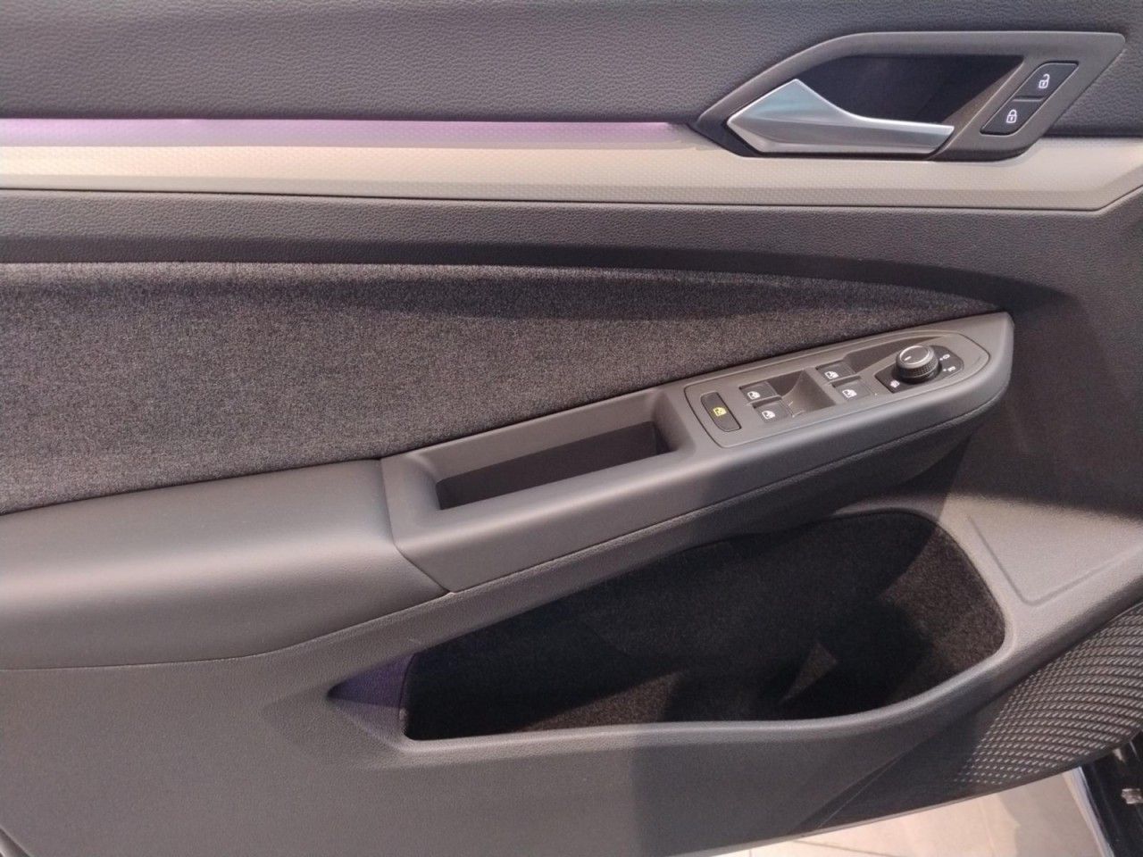 Golf MOVE 1.0 eTSI DSG Klima Navi Einparkhilfe