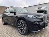 BMW X7 xDrive 40 i M Sport*Laser*Kamera*22"Deutsch - BMW X7 mit Benzin-Antrieb: Geländewagen