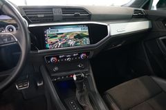 AUDI Q3 40 TFSI quattro S line | MMI Navi | Matrix AUDI Q3 40 TFSI quattro S line | MMI Navi | Matrix