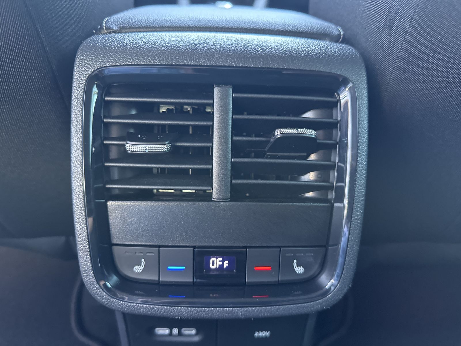 Fahrzeugabbildung SKODA Octavia Combi Clever 4x4 NAV+LED+ACC+HEAD-UP+VC