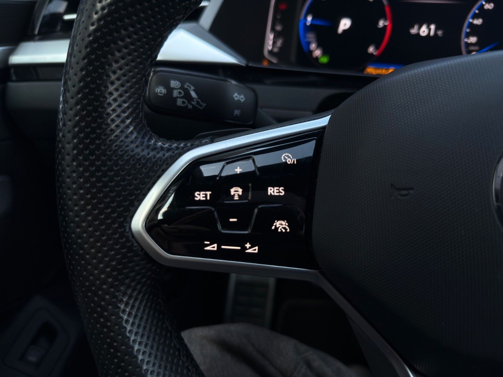 Fahrzeugabbildung Volkswagen Arteon R-Line *Pano*Kamera*Ambiente*ACC*Carplay